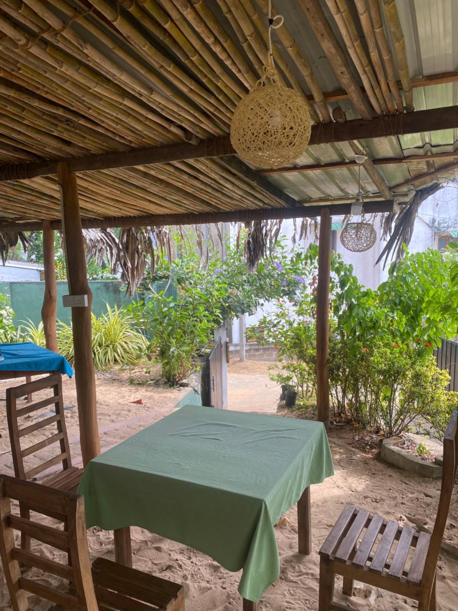 Ananda Home Stay&Restaurant Tangalle Bagian luar foto
