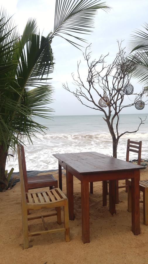 Ananda Home Stay&Restaurant Tangalle Bagian luar foto